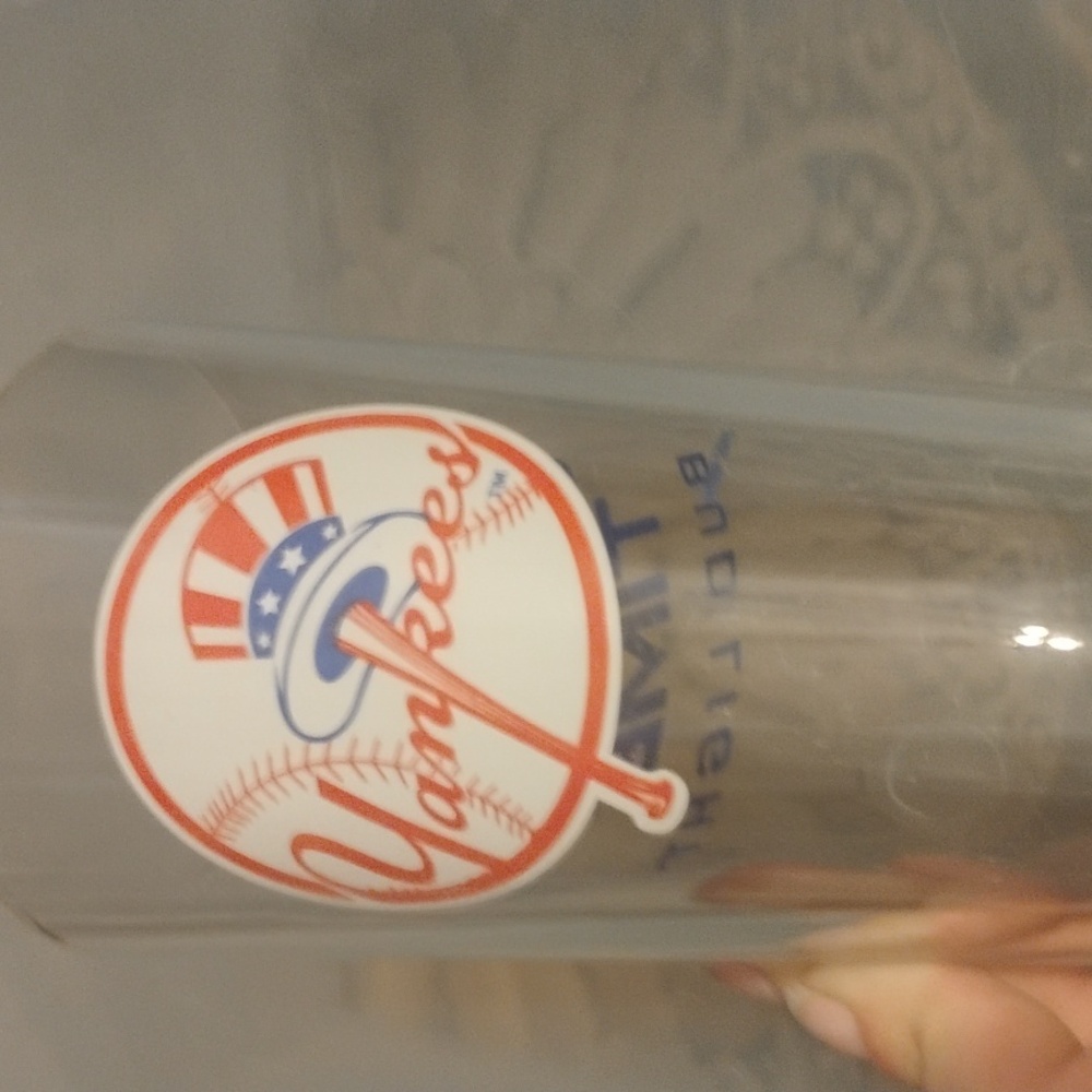 2005 bud light New York Yankees cup